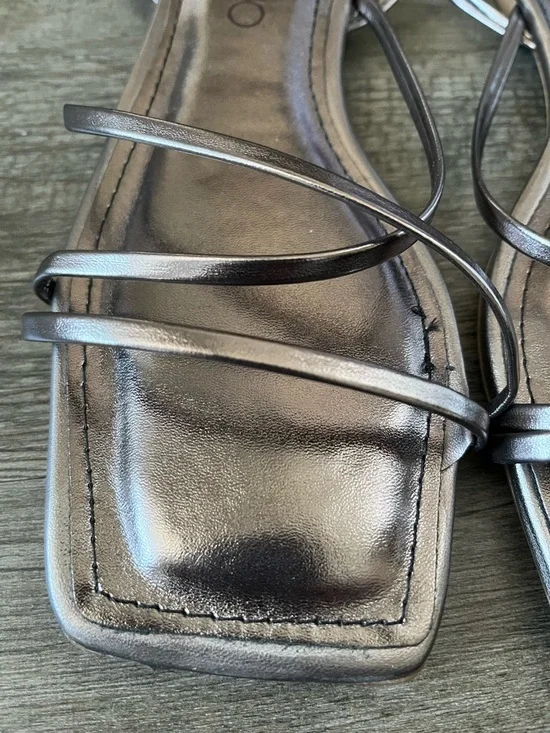 NWOT Metallic Bronze Strappy Lace-Up Sandals Women Size 5 - Picture 3 of 4